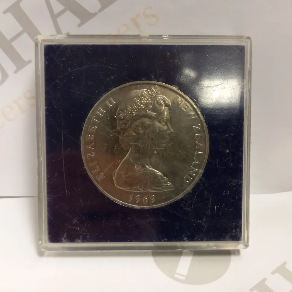 NEW ZEALAND COMMEMORATING COOK BI-CENTENARY 1769-1969 COIN
