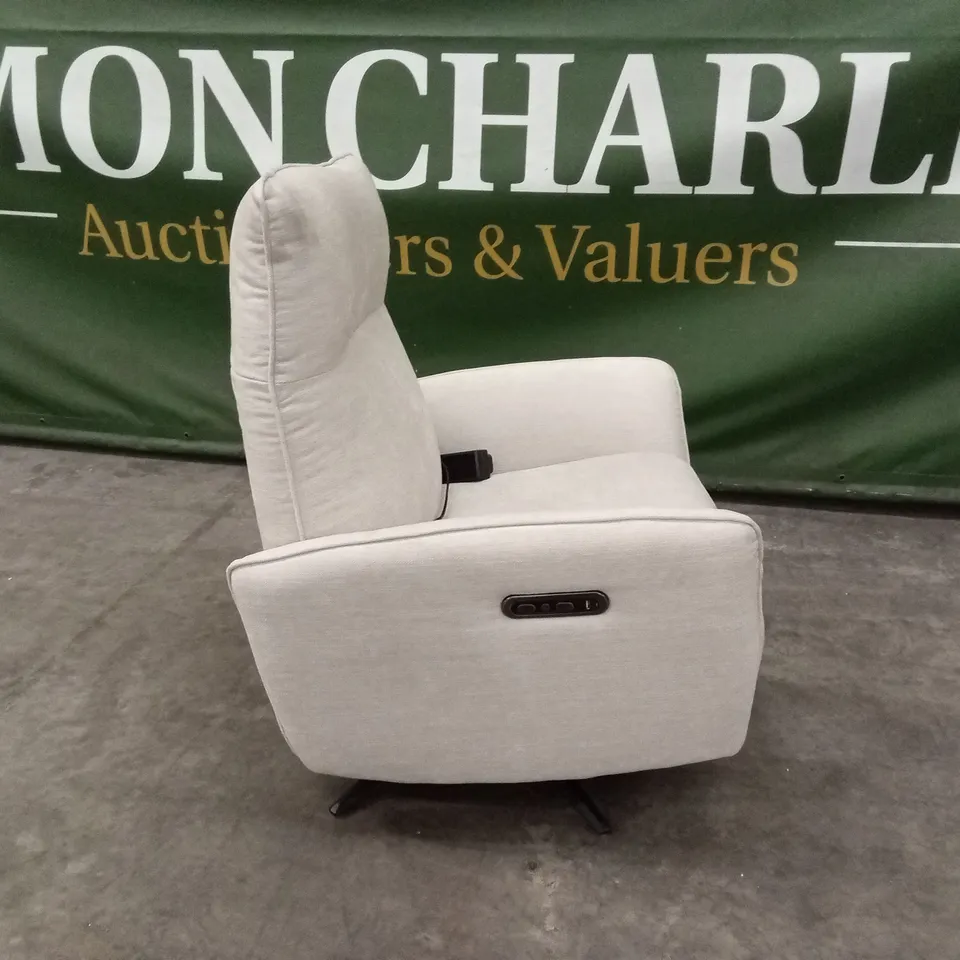 DANETTI AIDEN IVORY FABRIC MASSAGE RECLINER ACCENT CHAIR RRP £1099