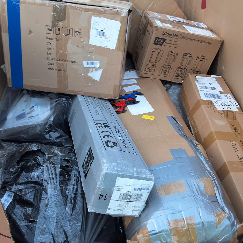 PALLET OF ASSORTED HOUSEHOLD ITEMS TO INCLUDE PIZZA STONE, STEAM CLEANER AND MALACASA AMELIA DINNER SET