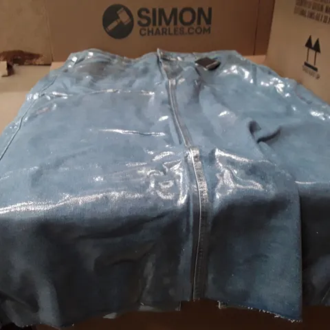 BOXED BRAND NEW JDWILLIAMS DENIM METALLIC SKIRT SIZE 20 BLUE/SILVER COLOUR APPROXIMATELY 15 PIECES 