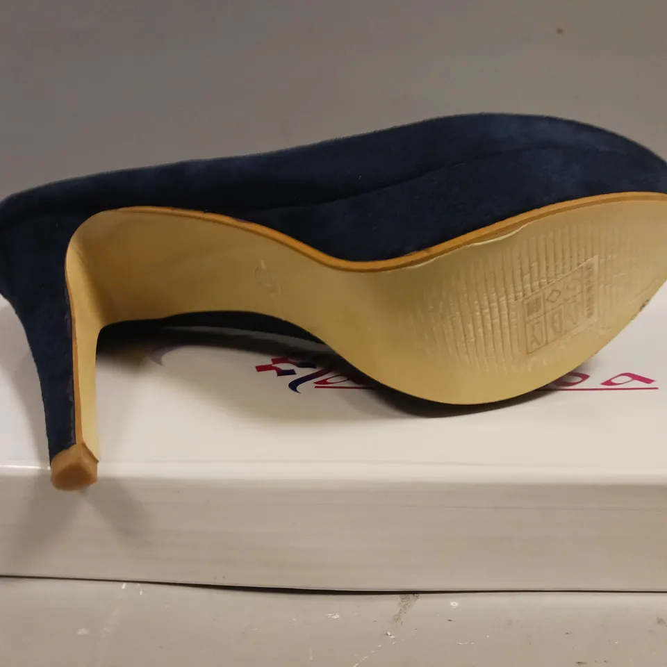 LOT OF 24 BOXED PAIRS OF LAVANDA NAVY HEELED SHOES - VARIOUS SIZES