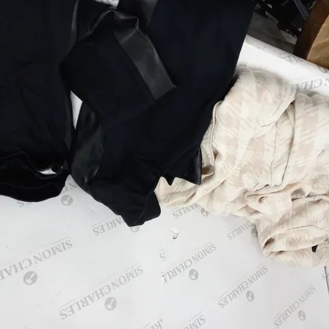 8 ASSORTED ITEMS TO INCLUDE A CARDIGAN AND A PAIR OF JOGGERS