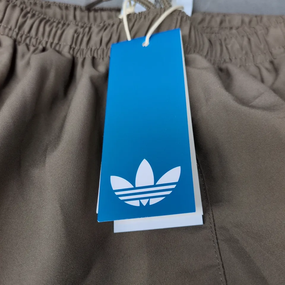 ADIDAS MEDIUM TRACK SUIT BOTTOMS TAGGED