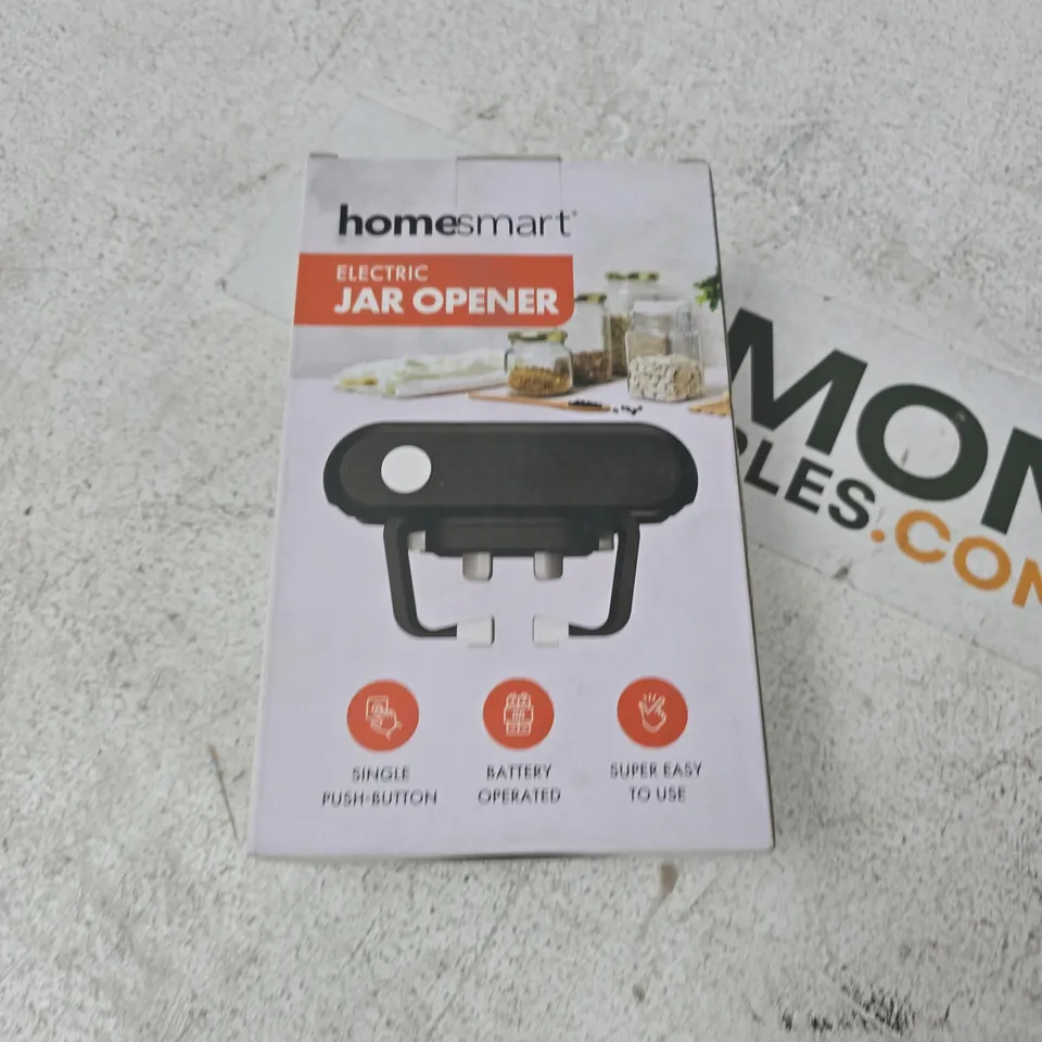 BOX OF APPROXIMATELY 15 ASSORTED ITEMS TO INCLUDE: ELECTRIC JAR OPENER 
