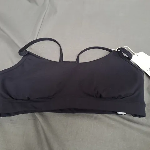OYSHO MEDIUM SPORTS BRA BLACK