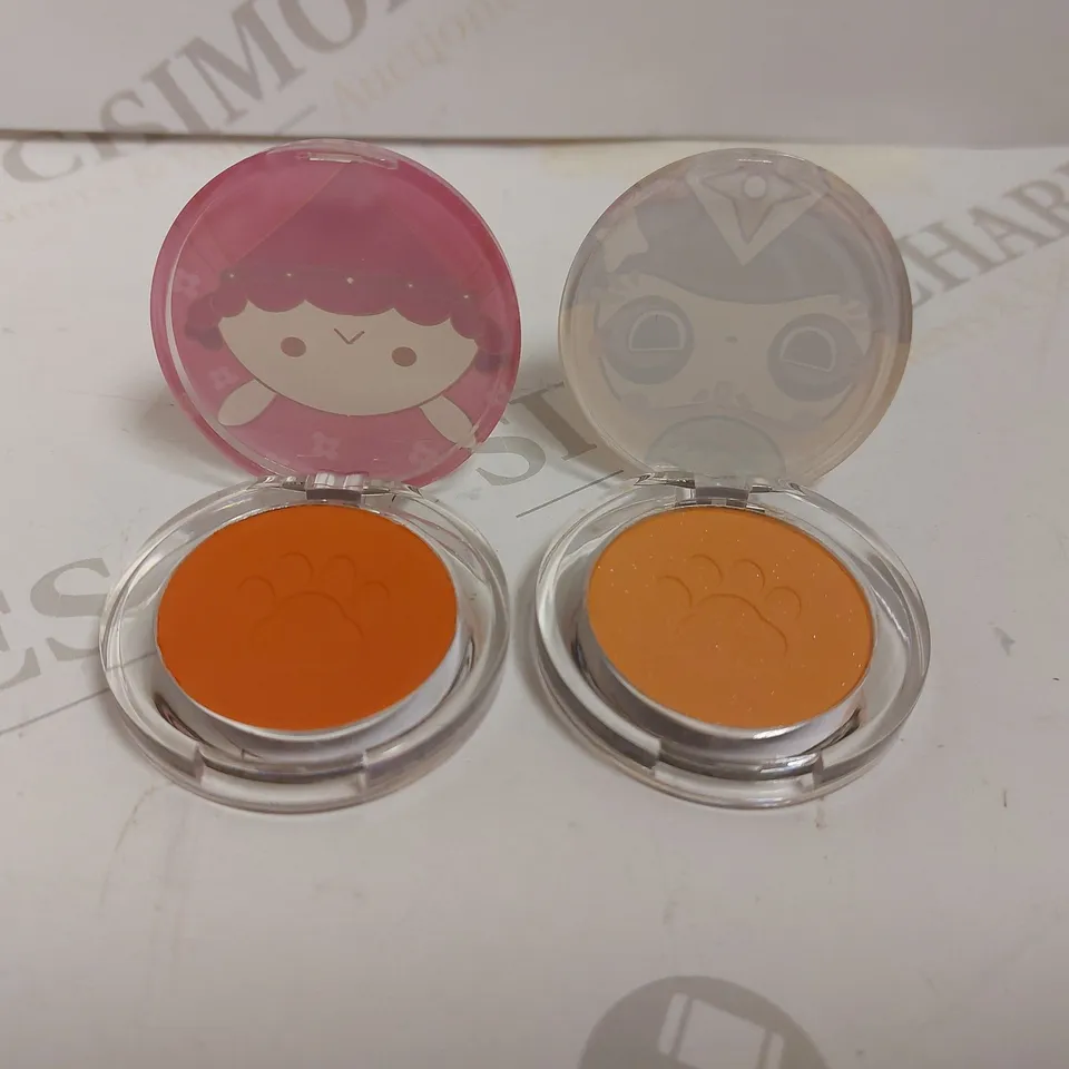 BOX OF APPROX 6 BUNCHEWY ITEMS TO INCLUDE SHADOW PALETTES