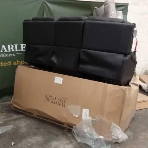PALLET TO CONTAIN AN INCOMPLETE CORNER SOFA PART AND DAMAGED FAUX LEATHER RECLINER SOFA 