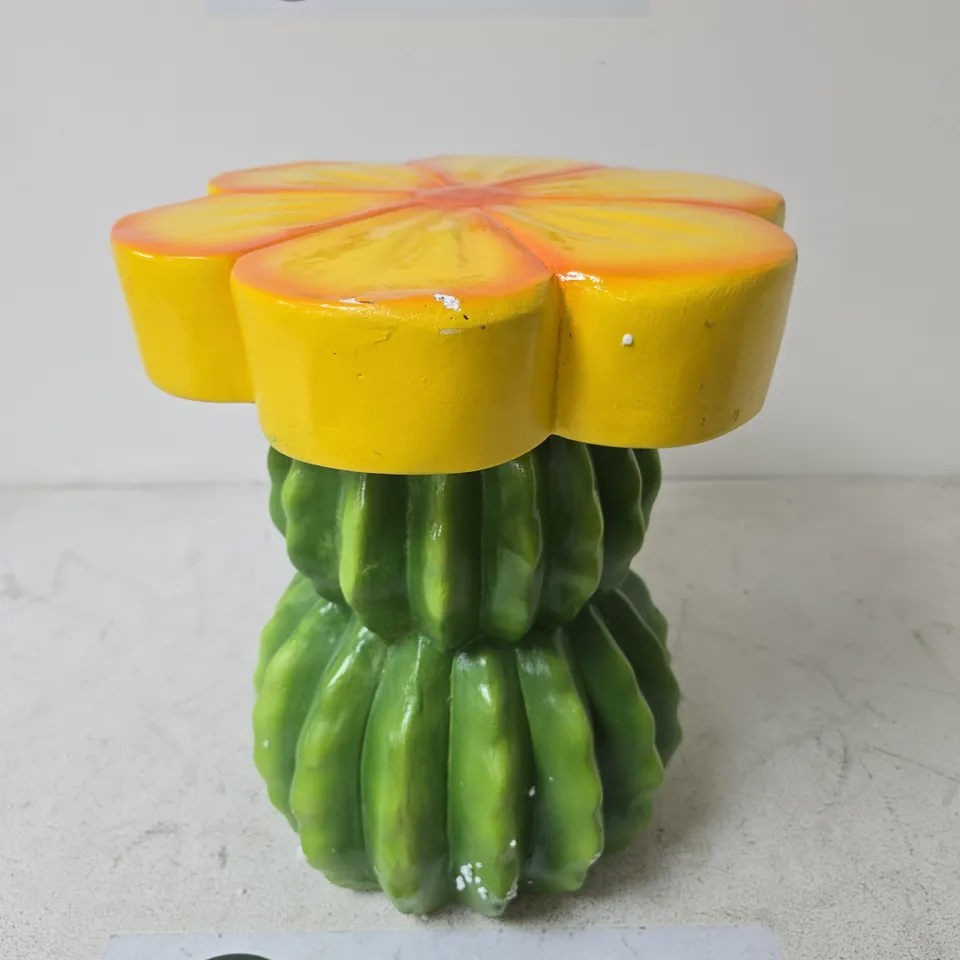 BOXED LIVMORE PLANT DESIGN SMALL TABLE ORNAMENT