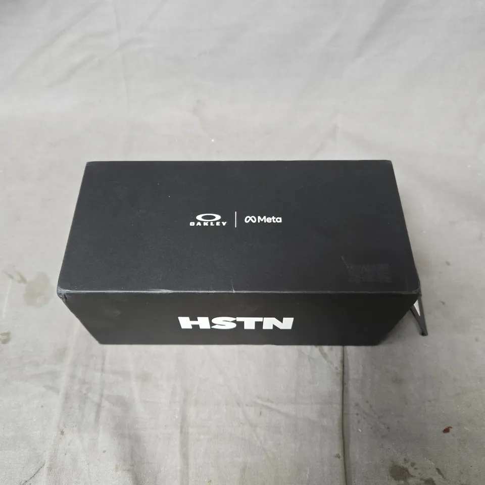 OAKLEY META HSTN - WITH META AI, AUDIO, PHOTO, VIDEO COMPATIBILITY - BLACK, CLEAR TO AMETHYST TRANSITIONS®