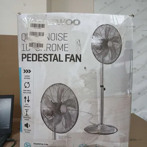 DAEWOO 16-INCH METAL STANDING FAN - COLLECTION ONLY