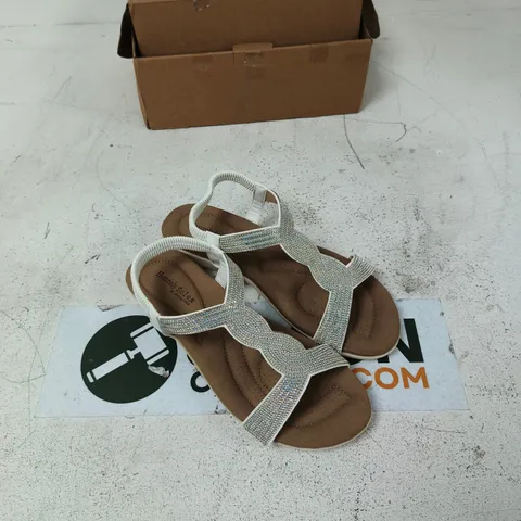 HEAVENLY SOLES BY JD WILLIAMS WOMEN'S WHITE RHINESTONE SANDALS, UK 9 (EU 43, EW)