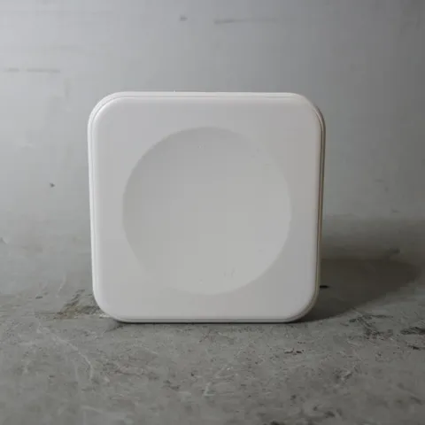 BOXED HIVE HUB 