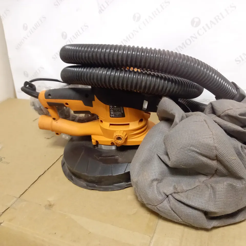 EVOLUTION 225MM HAND-HELD DRY WALL SANDER WITH DUST EXTRACTION