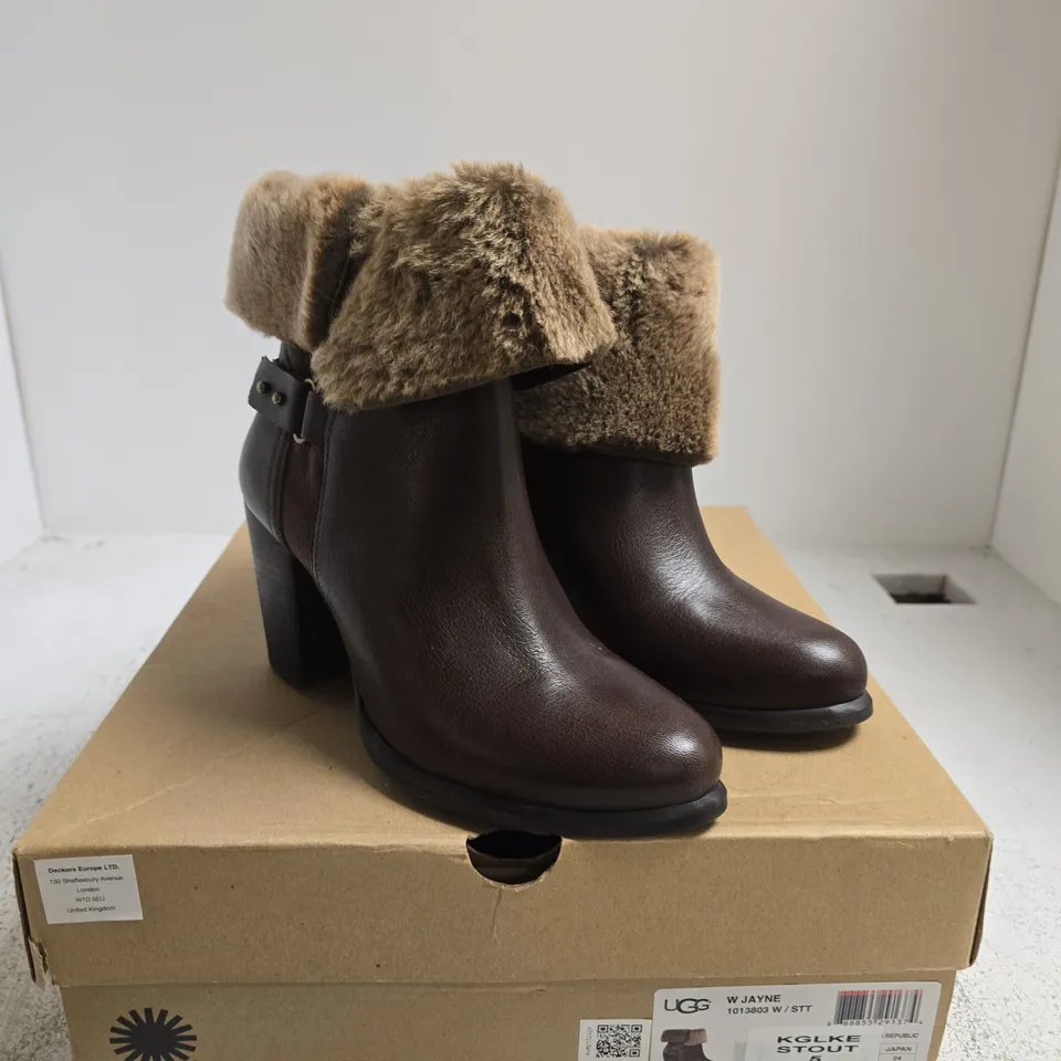 UGG WOMEN'S BROWN LEATHER BOOTS WITH PLUSH SHEARLING CUFF – UK 5.5