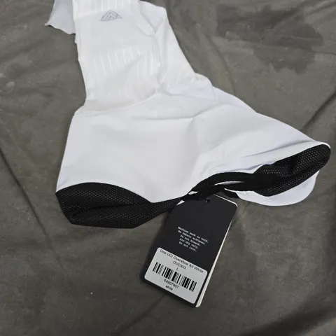 ONE UC OVERSHOE – ALL WHITE