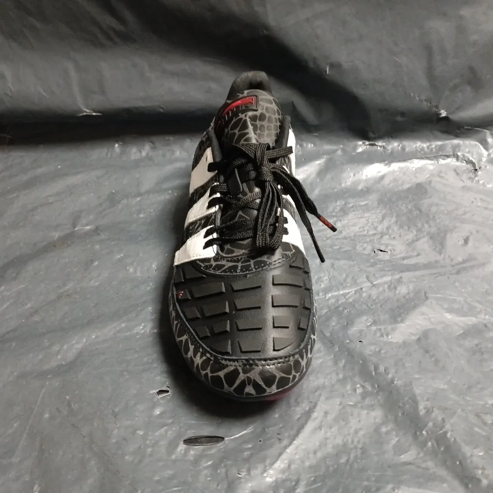 PAIR OF ADIDAS PREDATOR FOOTBALL BOOTS IN BLACK/GREY/WHITE/RED SIZE UK 6.5