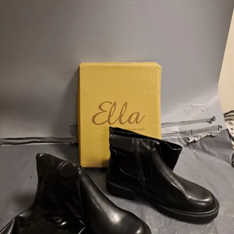 BOXED PAIR OF ELLA NICOLA BOOT BLACK UK 8 