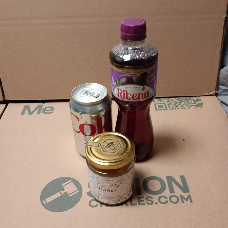 APPROXIMATELY 7 ASSORTED FOOD AND DRINK ITEMS TO INCLUDE CARR MILL, DIET COKE, RIBENA ETC