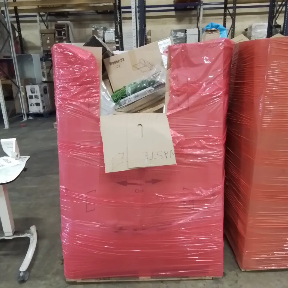 PALLET CONTAINING APPROXIMATELY 20 RAW ELECTRICAL ITEMS TO INCLUDE: ELECTRIC FRYER, ALDEN HEATER, LAMPSHADE