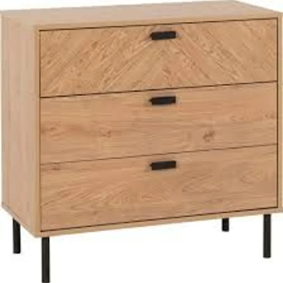 BOXED LEON 3 DRAWER CHEST, MEDIUM OAK EFFECT (1 BOX)