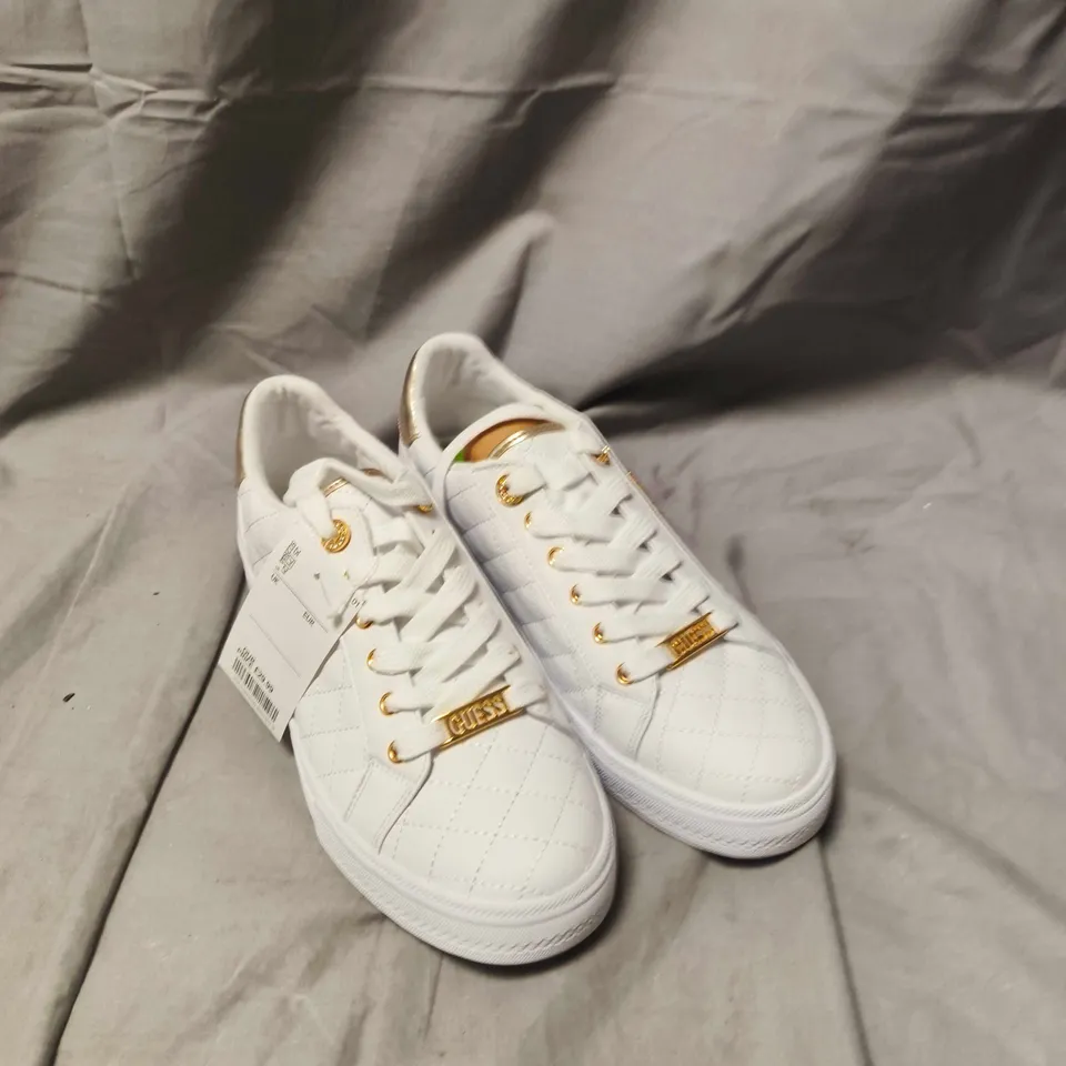 GUESS WHITE QUILTED SNEAKERS WITH GOLD ACCENTS – UK SIZE 7.5