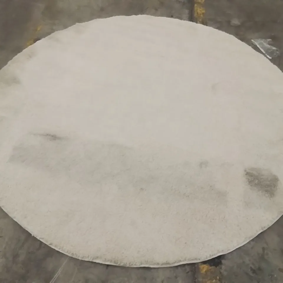 QUALITY DESIGNER AREA RUG - APPROXIMATELY 180X180CM