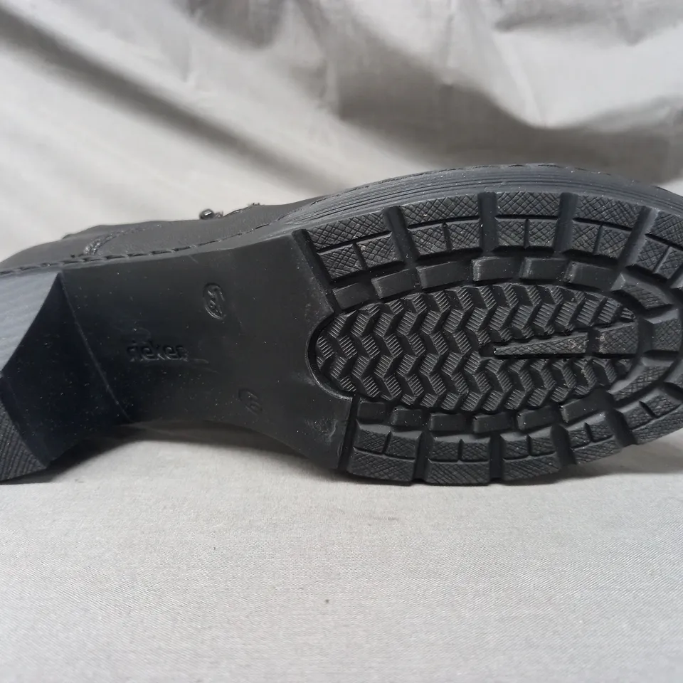BOXED PAIR OF RIEKER SHOE BOOTS IN BLACK SIZE 6.5