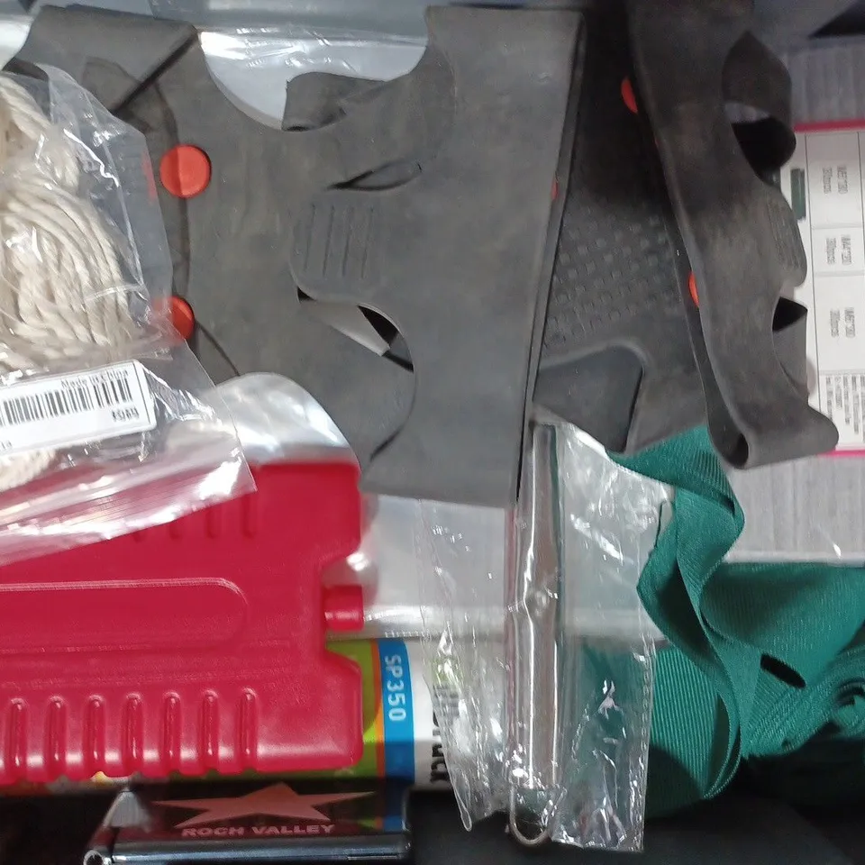 APPROXIMATELY 10 ASSORTED HOUSEHOLD ITEMS TO INCLUDE SMART PILL BOX, LEGEND OF ZELDA BREATH OF THE WILD MUSIC BOX, ETC