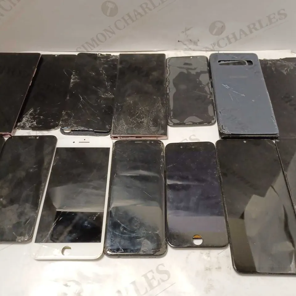 LOT OF APPROX 50 ASSORTED SMARTPHONE LCD DISPLAY / SHELLS	