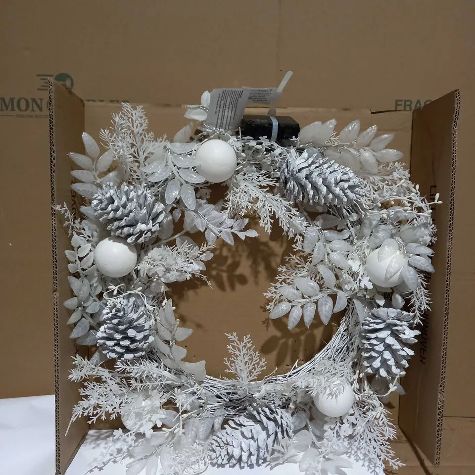 WINTER WHITE PRE-LIT CHRISTMAS WREATH-60 RRP £37.99