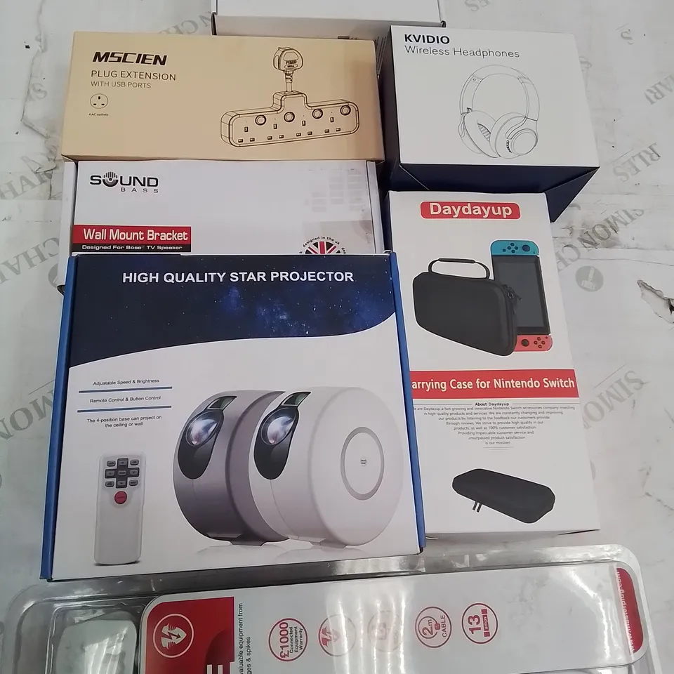 BOX CONTAINING LARGE AMOUNT OF BOXED ELECTRICAL ITEMS TO INCLUDE: EXTENSION LEADS, STAR PROJECTOR, WIRELESS HEADPHONES, ALARM CLOCK ETC.