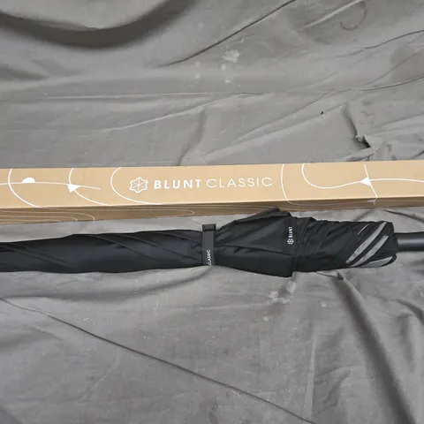 BLUNT CLASSIC UMBRELLA IN BLACK 