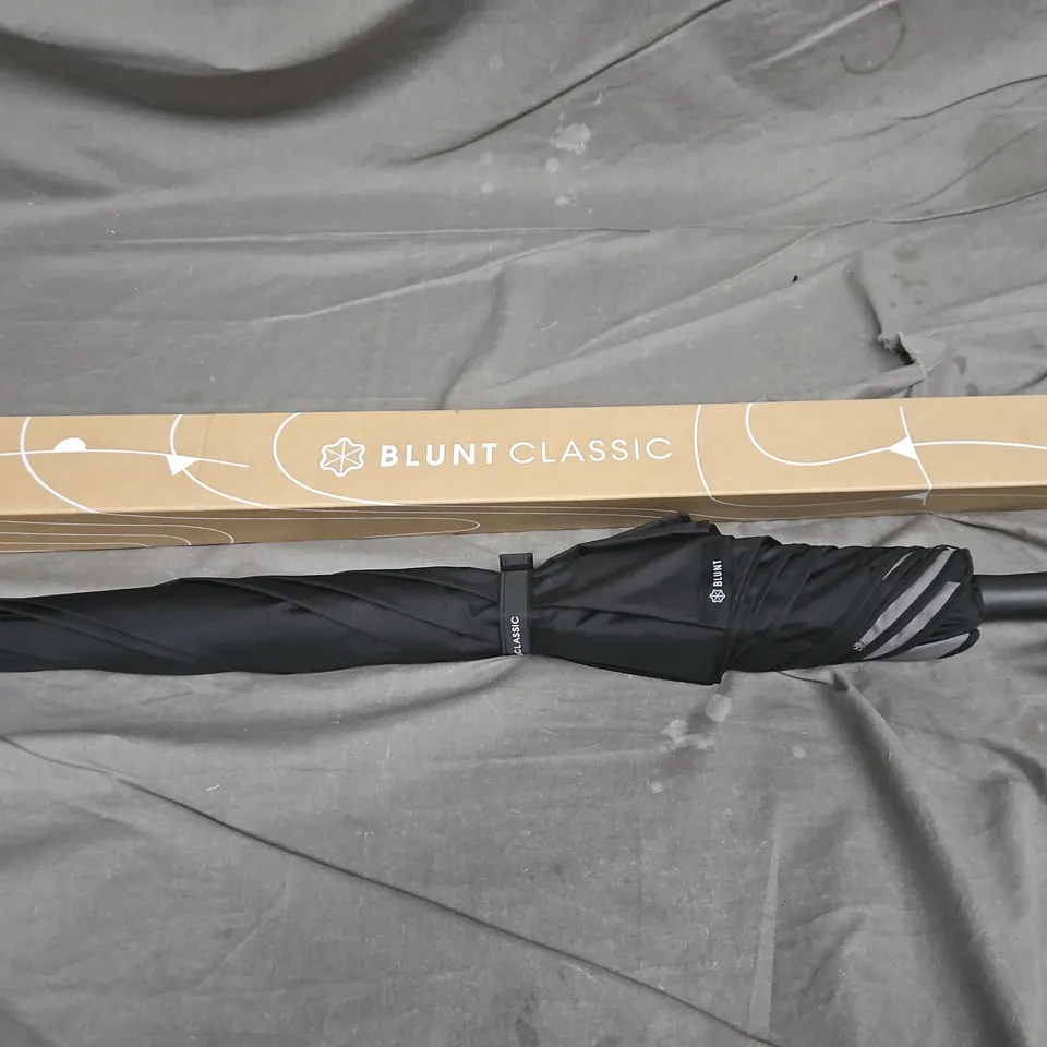 BLUNT CLASSIC UMBRELLA IN BLACK 