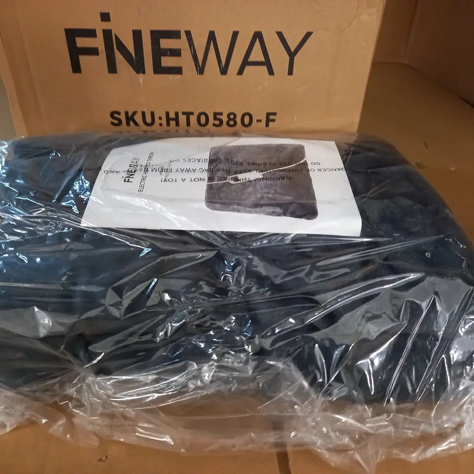BOXED FINEWAY ELECTRIC HEATED THROW IN GREY - 130X160CM