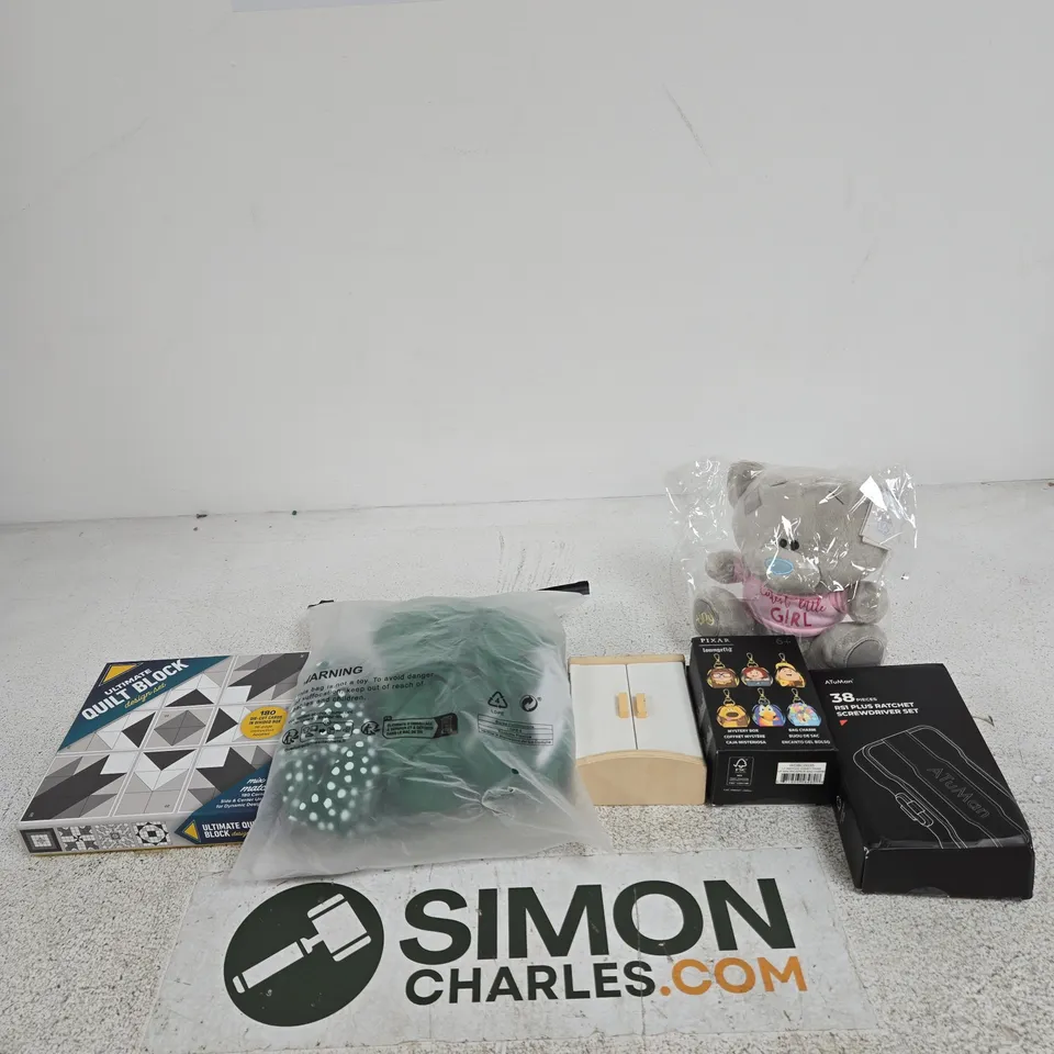 BOX OF APPROXIMATELY 15 ASSORTED ITEMS INCLUDING ATUMAN 38 PIECES RSI PLUS RATCHET SCREWDRIVER SET, TINY ME TO YOU TEDDY AND PIXZAR LOUNGEFLY MYSTERY BOX BAG CHARM