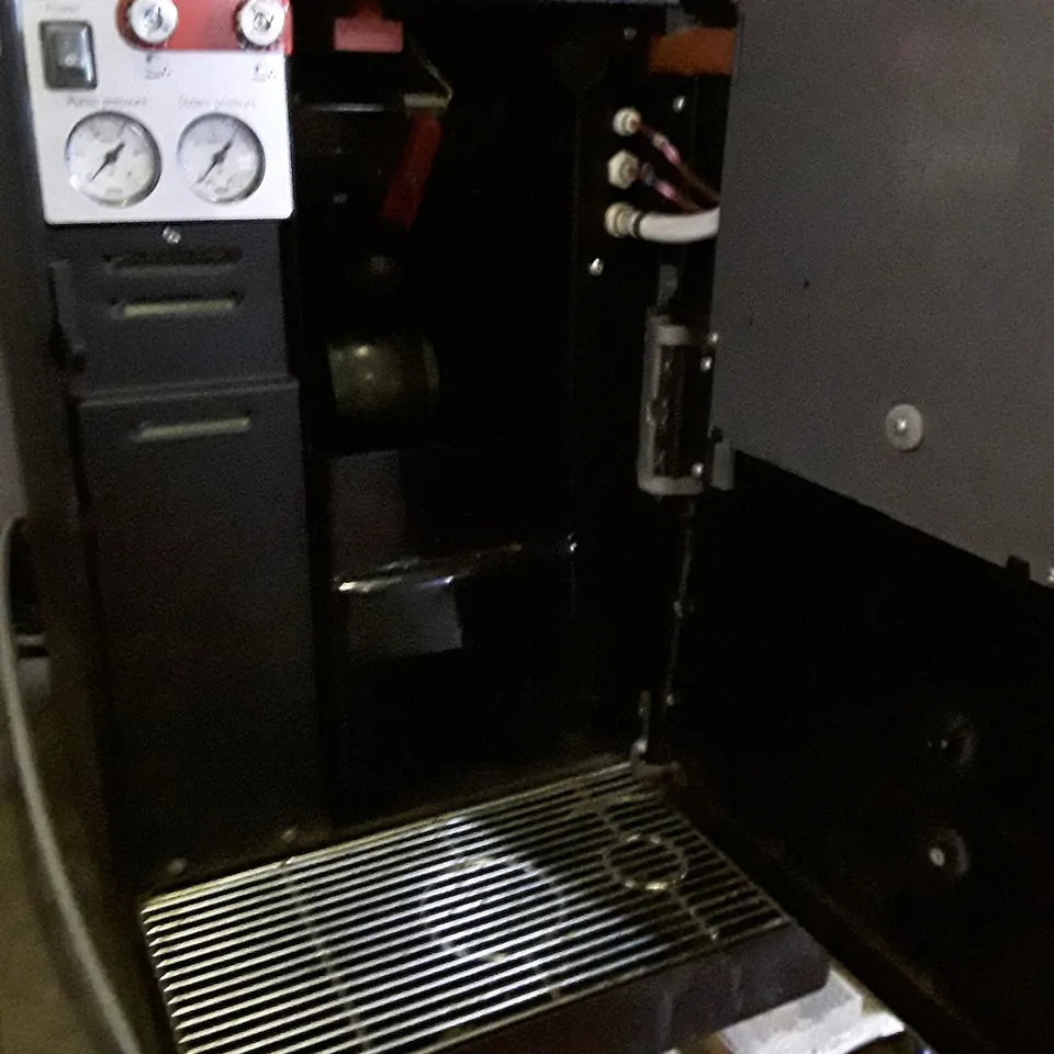 FRANKE FCS4067 BEAN TO CUP COFFEE MACHINE 