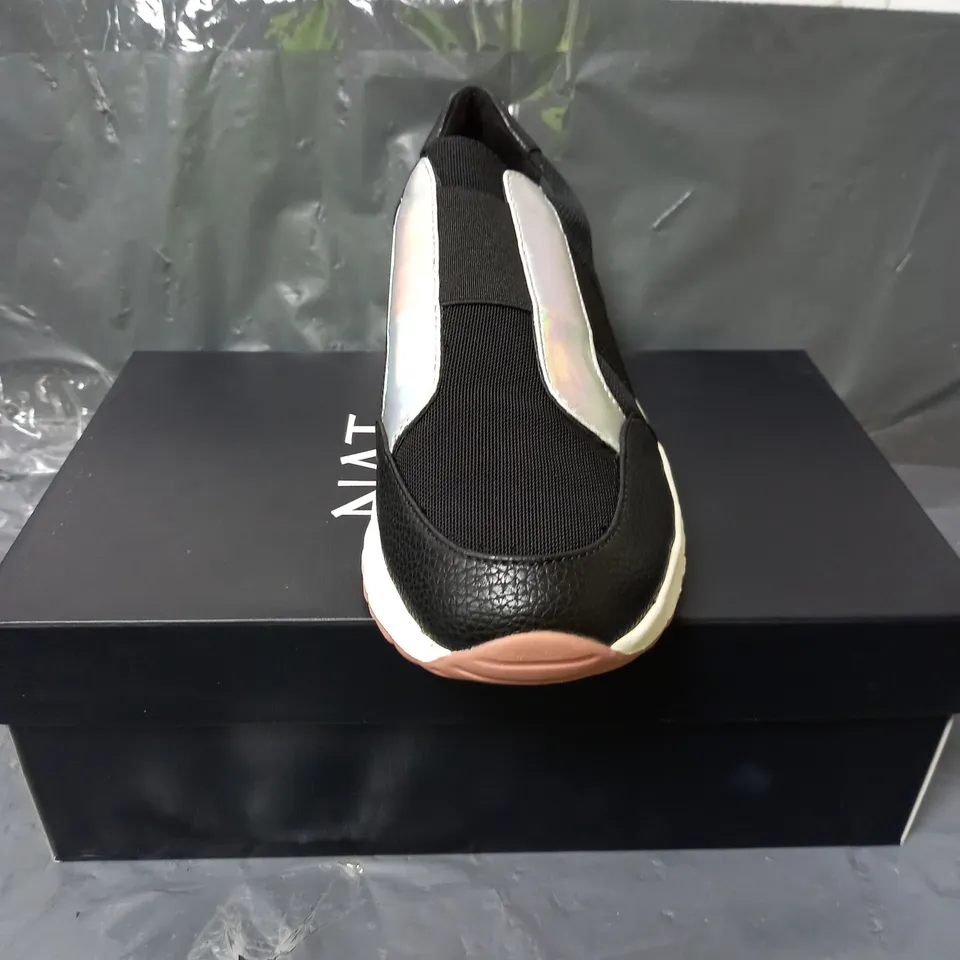 NATURALIZER LADIES SLIP ON TRAINERS BLACK AND SILVER SIZE 5.5