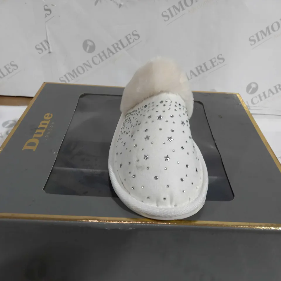 BOXED PAIR OF DUNE LONDON CREAM-SYNTHETIC STAR HOTFIX SLIPPER M