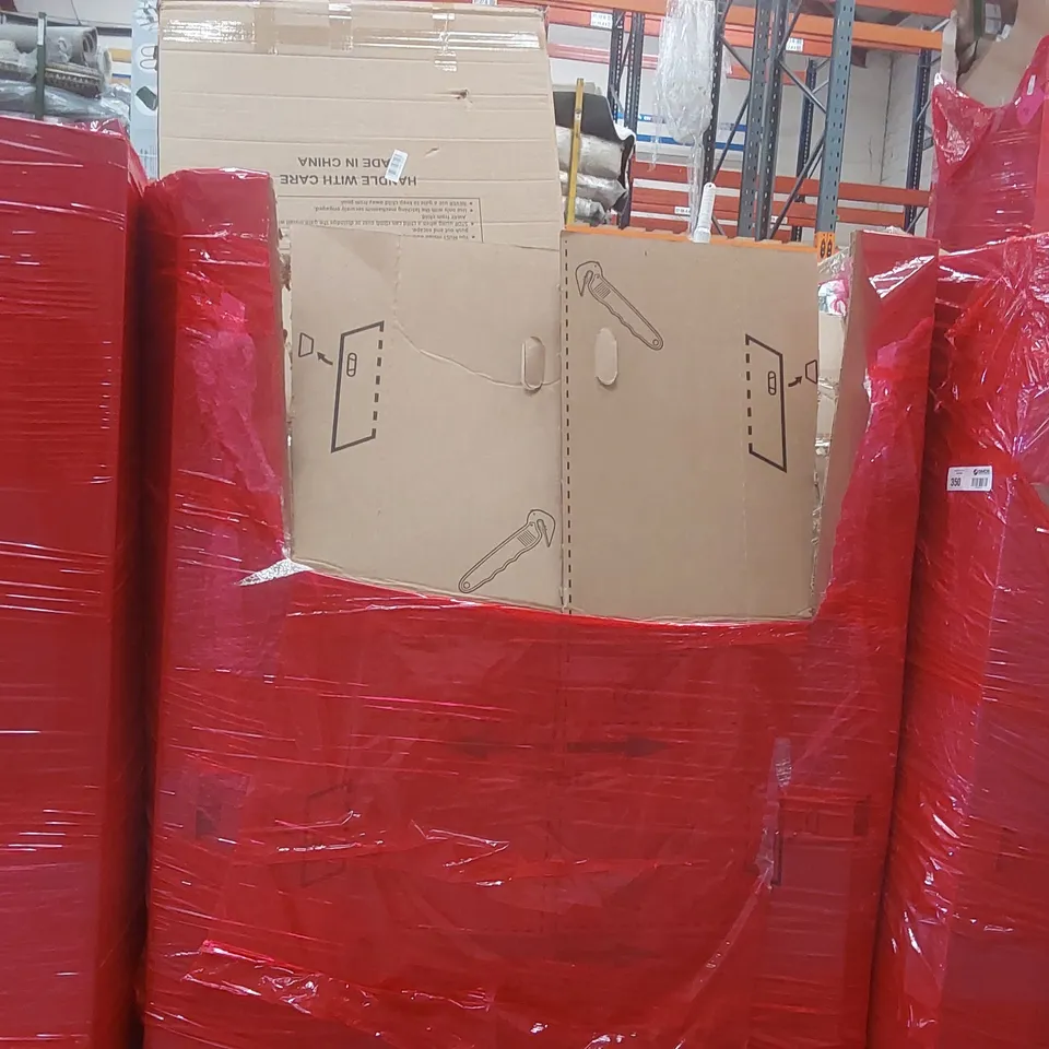 PALLET CONTAINING A LARGE QUANTITY OF ASSORTED ITEMS INCLUDING: ACOUSTIC SLAT PANELS, PET GATE, LED CEILING LAMP, WINDOW SCREENS ECT