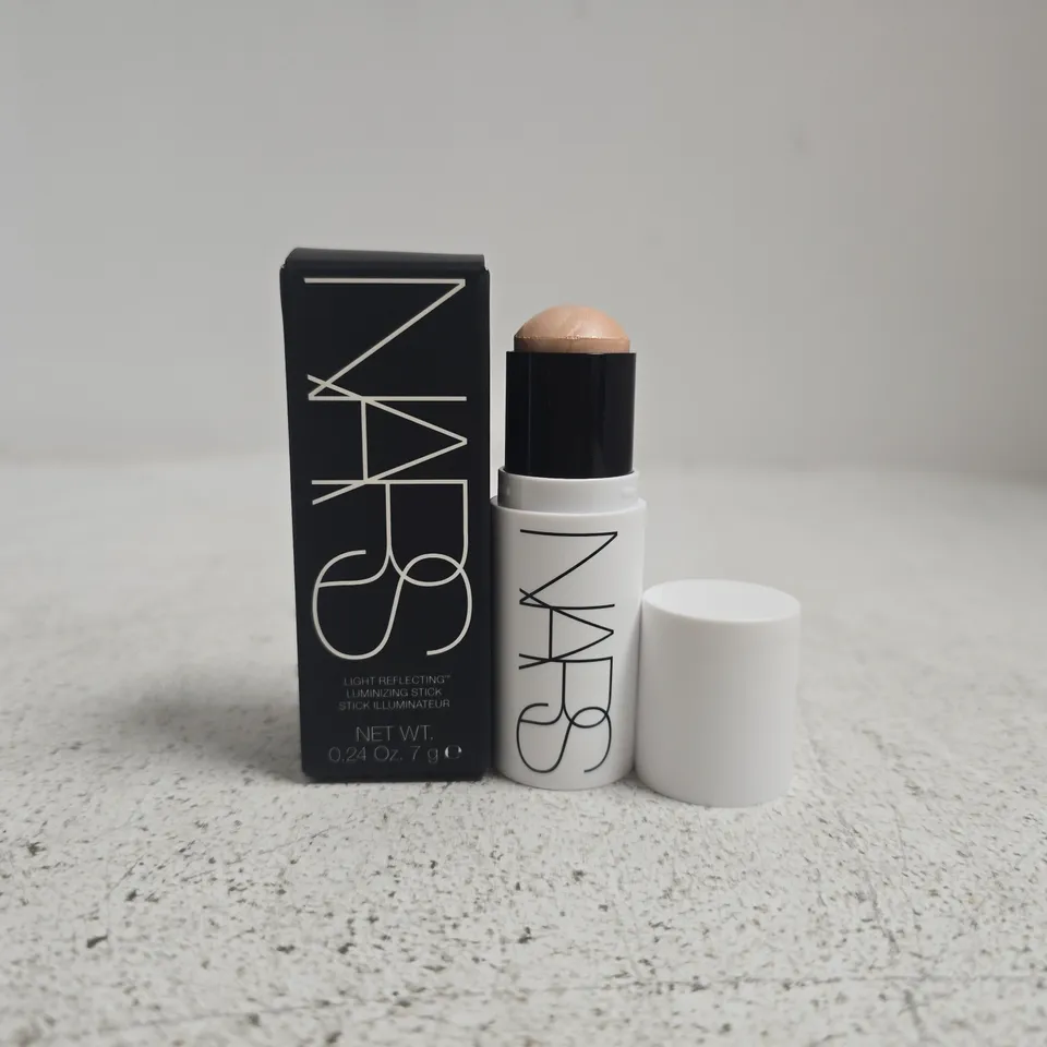 BOXED NARS LIGHT REFELCTING LUMINISING STICK EROS (7G)