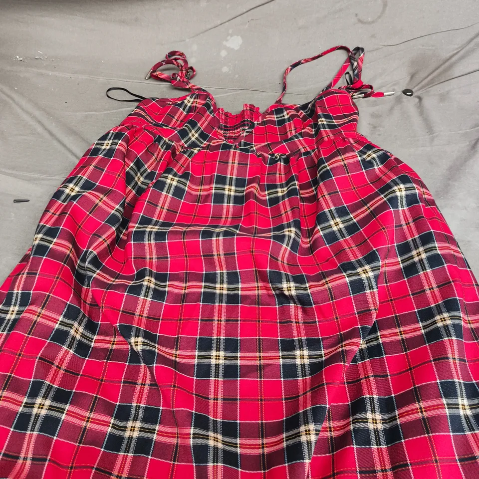 ROWENA CHECK STRAP MAXI DRESS – RED (LG)