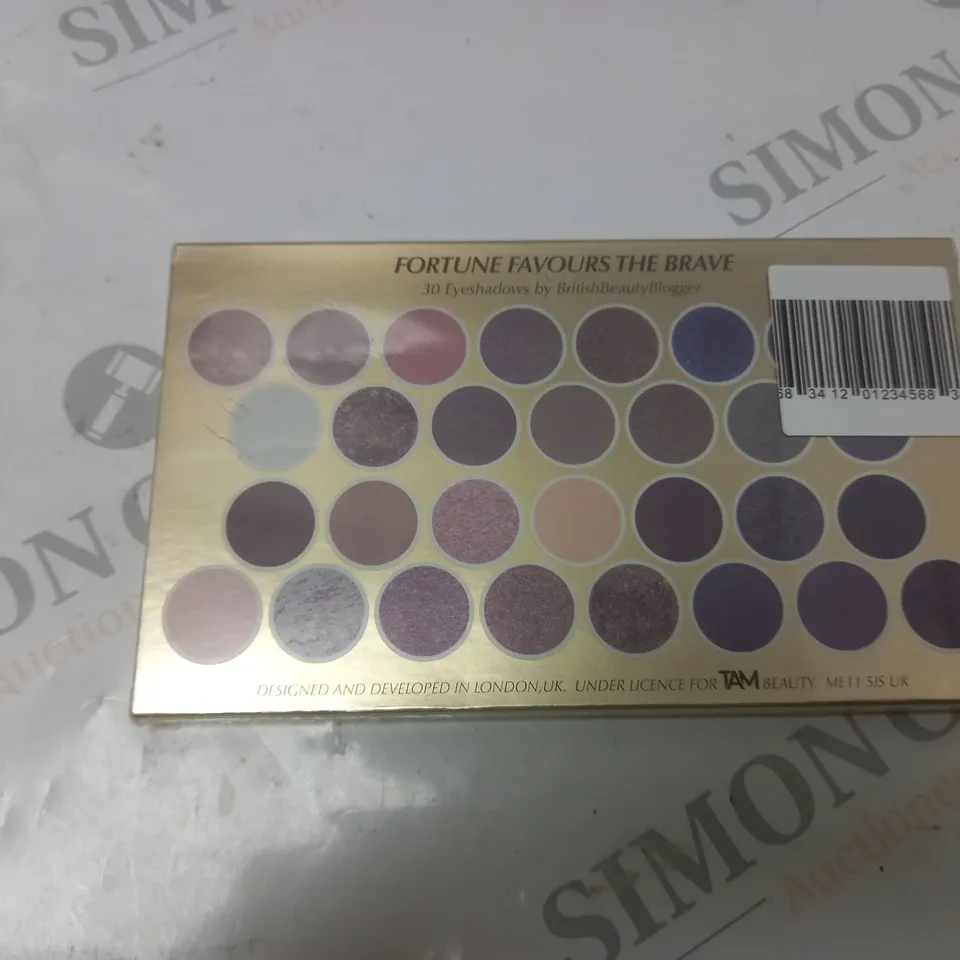 BOXED FORTUNE FAVOURS THE BRAVE EYESHADOW COLLECTION