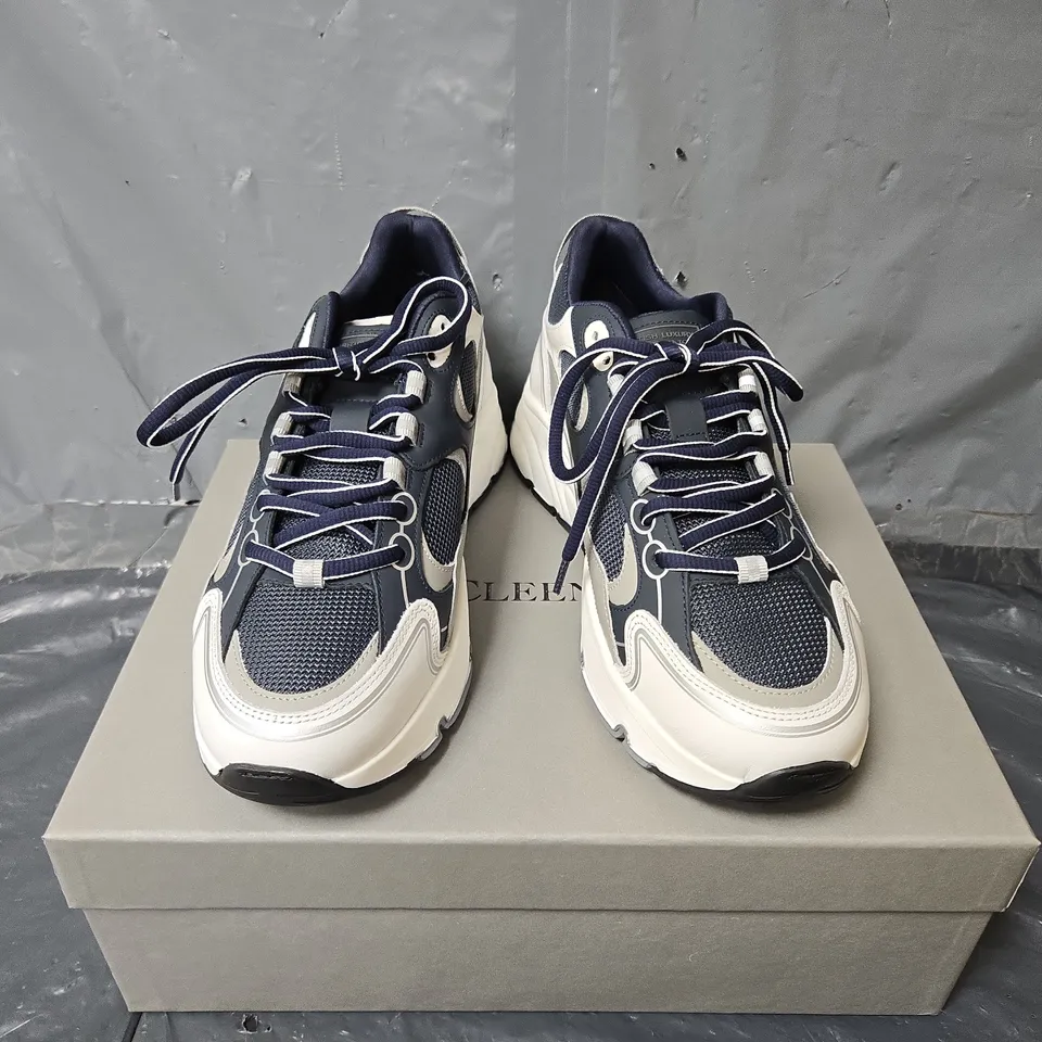 BOXED PAIR OF CLEENS PULSE RUNNER TRAINERS IN MIDNIGHT BLUE - UK 9
