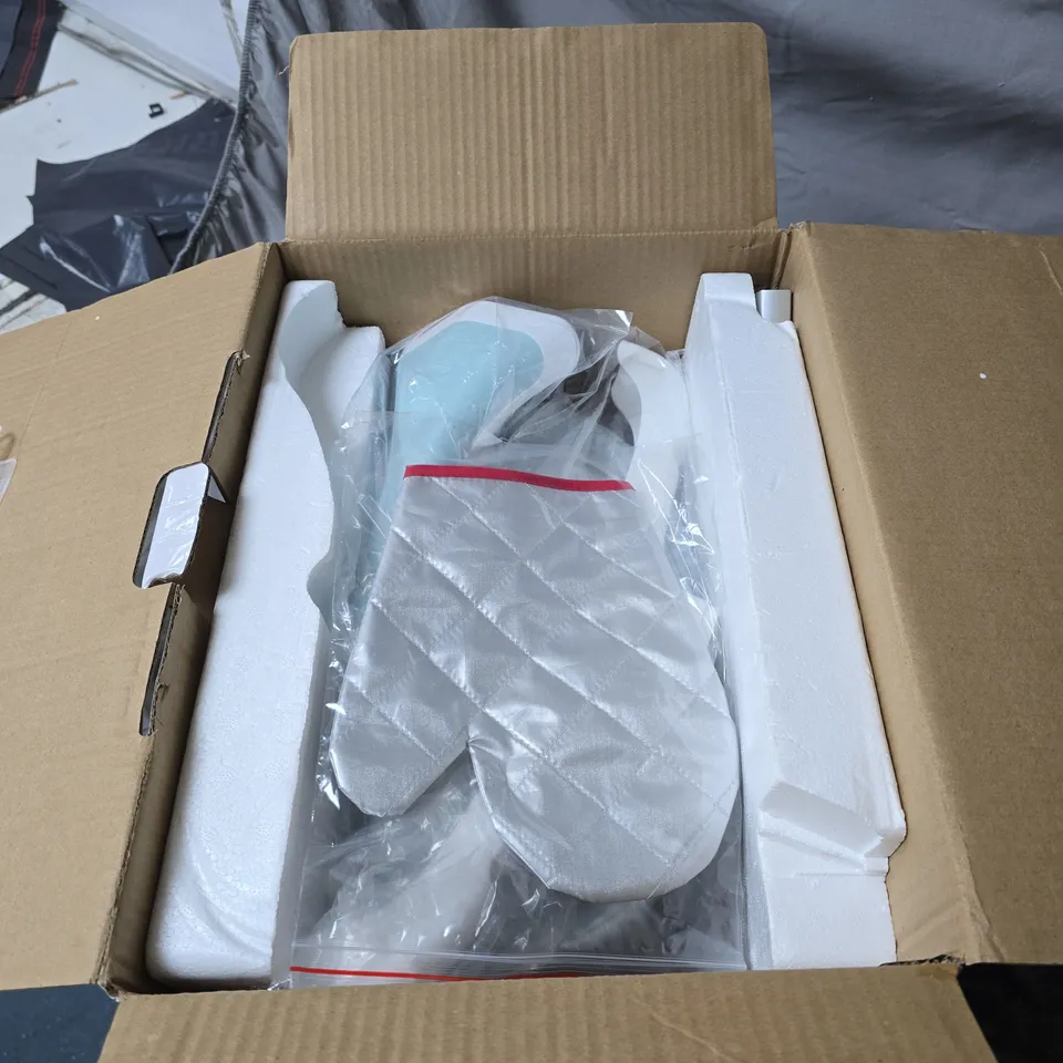 BLISS AND BEYOND EASY GLIDE FABRIC IRON STEAMER BOXED