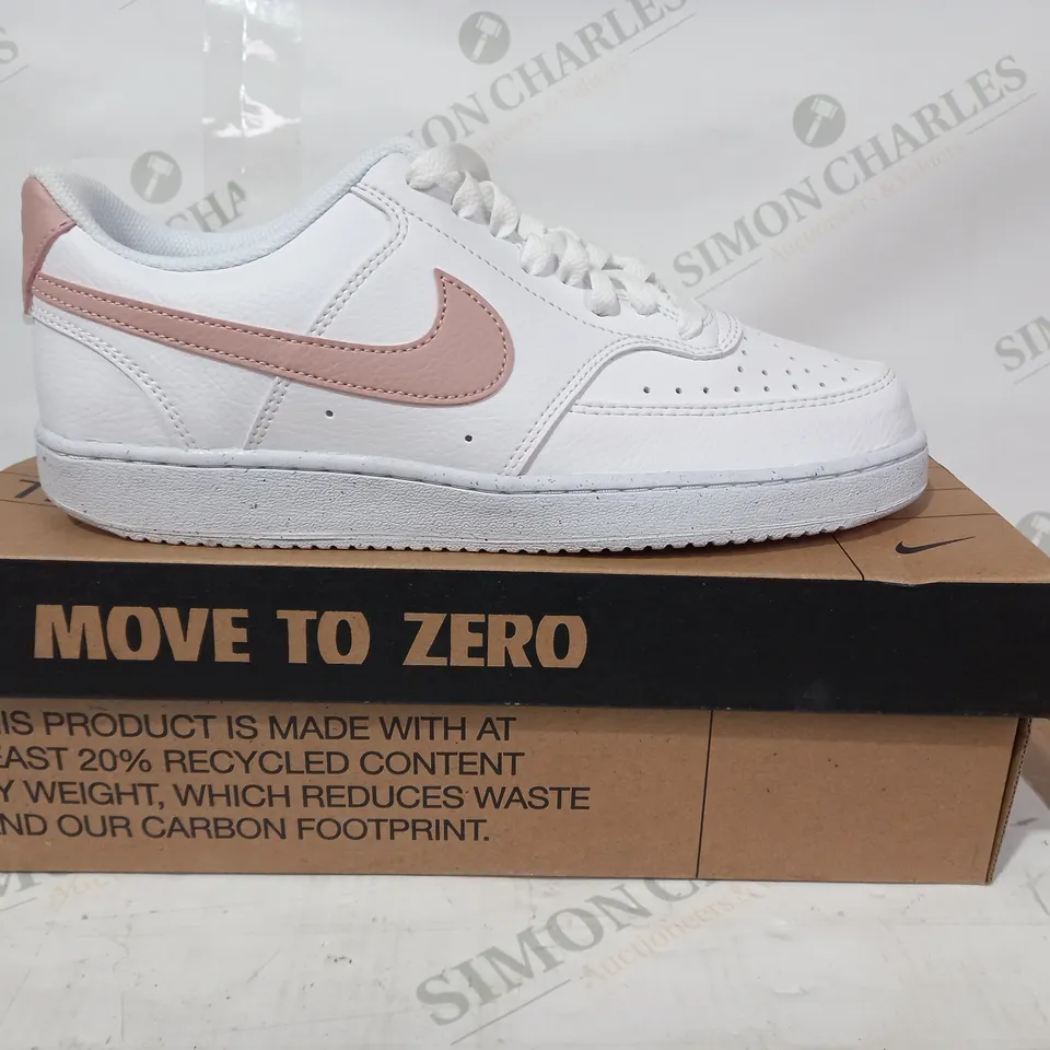BOXED PAIR OF NIKE COURT VISION LO NN SHOES IN WHITE/PINK UK SIZE 7.5