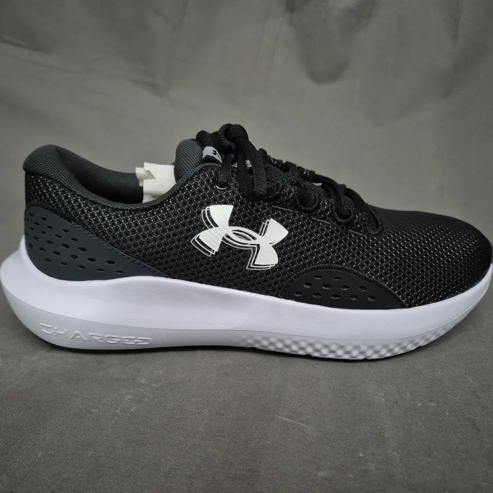 BOXED PAIR OF UNDER ARMOUR CHARGED SURGE 4 TRAINERS - UK SIZE 8