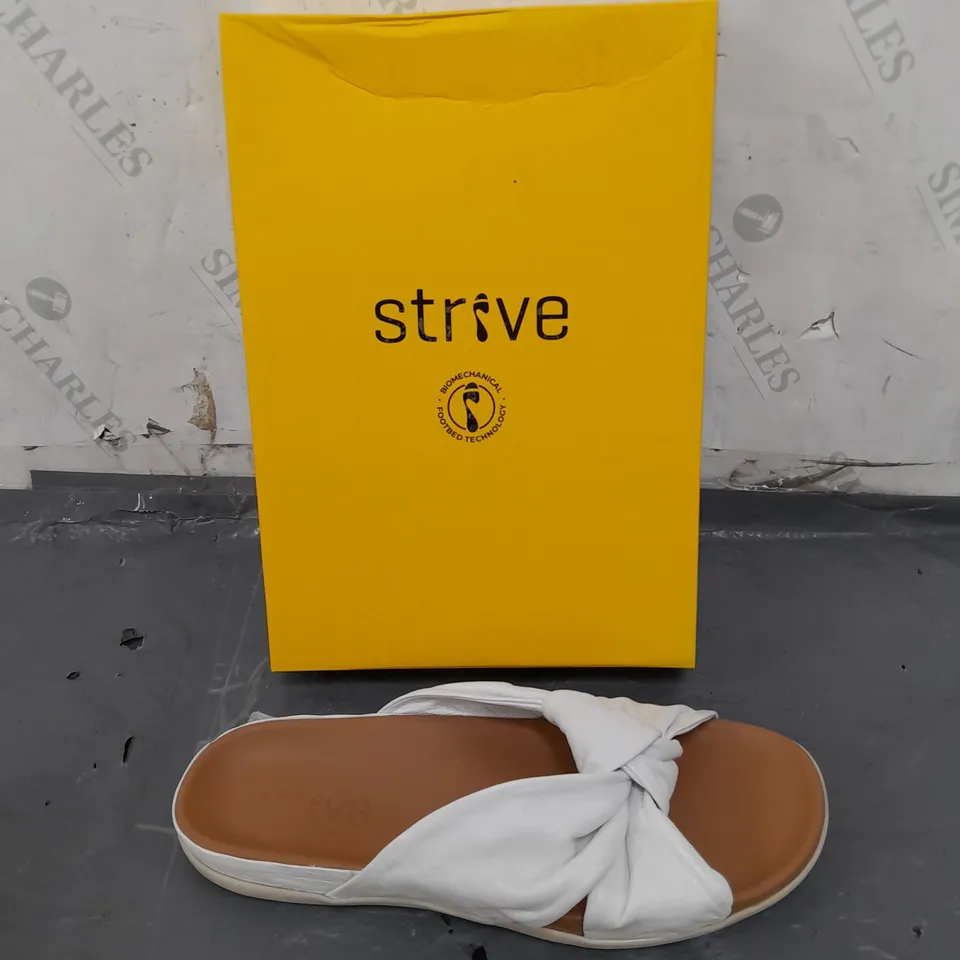 BOXED PAIROF STRIVE SICILY WHITE SANDAL UK 7 