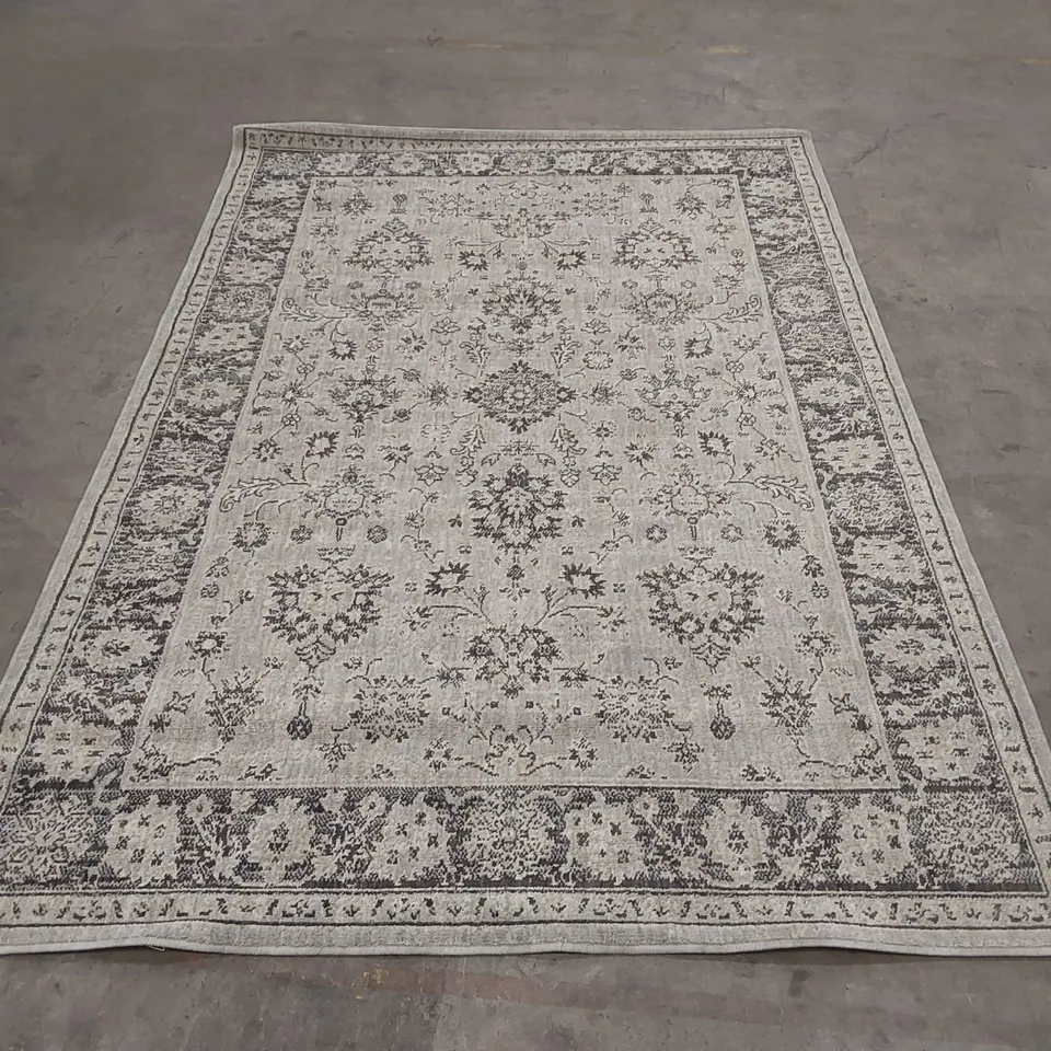 QUALITY DESIGNER AREA RUG - APPROXIMATELY 234 x 156cm
