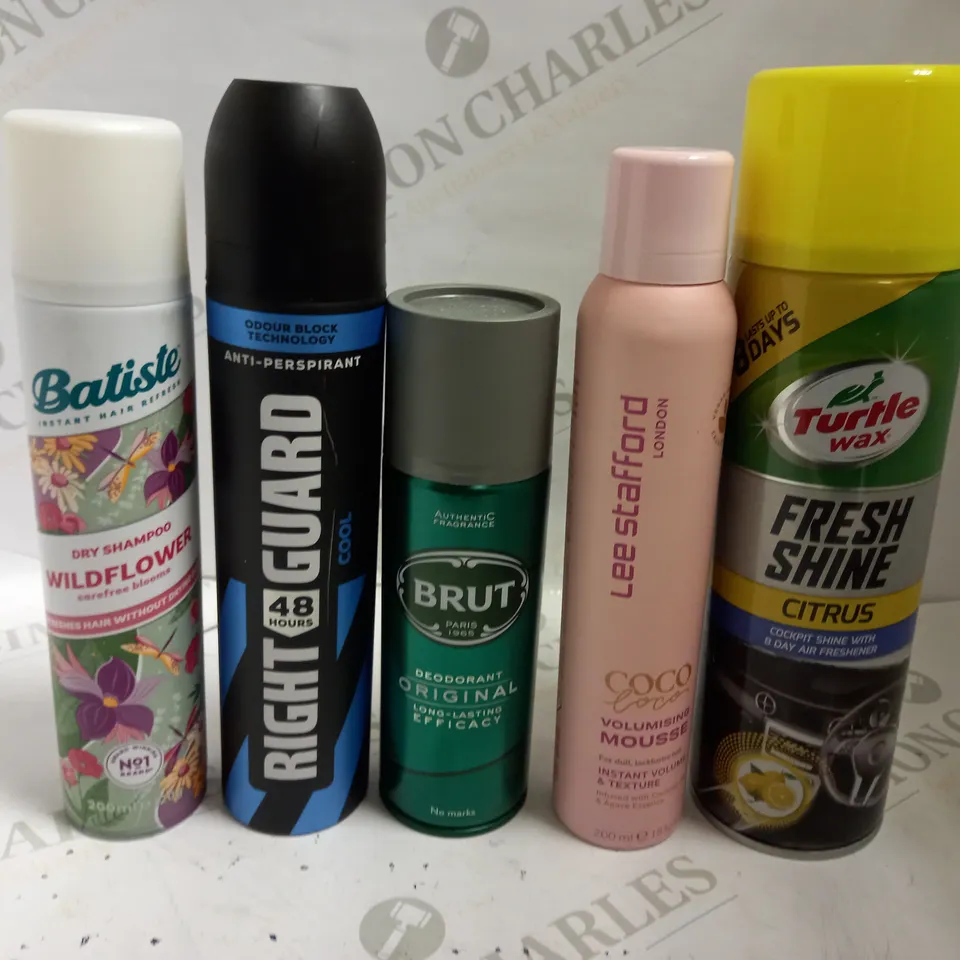 BOX OF APPROX 15 ASSORTED AEROSOLS INCLUDING LEE STAFFORD MOUSSE, BATISTE DRY SHAMPOO AND RIGHT GUARD ANTI PERSPIRANT - COLLECTION ONLY