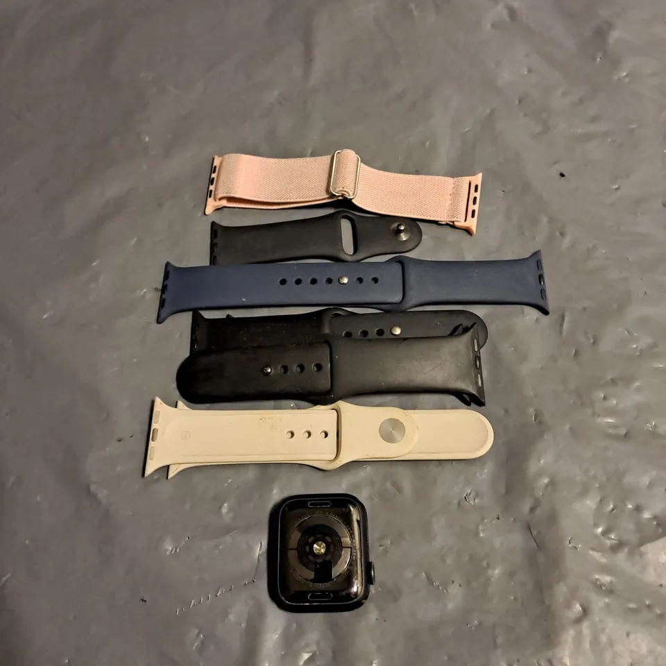 APPLE WATCH SERIES 5 WITH 5 ASSORTED STRAPS
